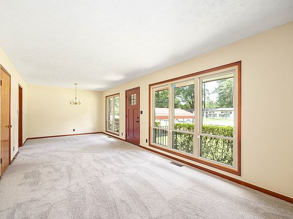 4th image of 3054 Grenada Dr