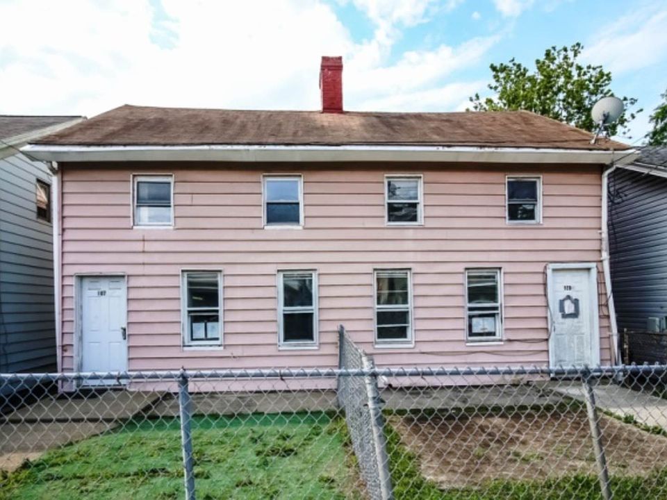 1st image of 107-109 W Railroad Ave