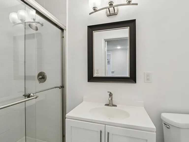 8375 Fountain Ave — Photo 16