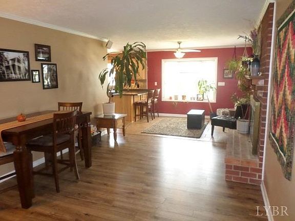 5th image of 256 Deerwood Dr