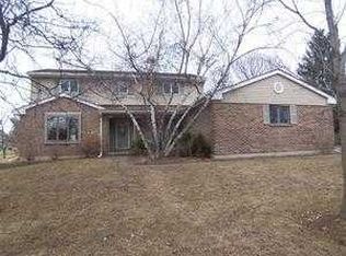 94 Burning Bush Trl, Crystal Lake, IL 60012