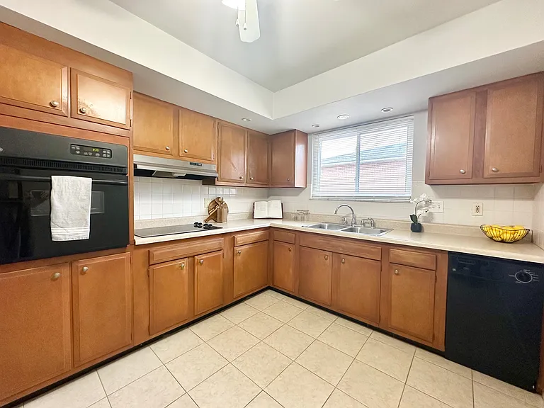 4236 Fatima Dr #4 — Photo 2