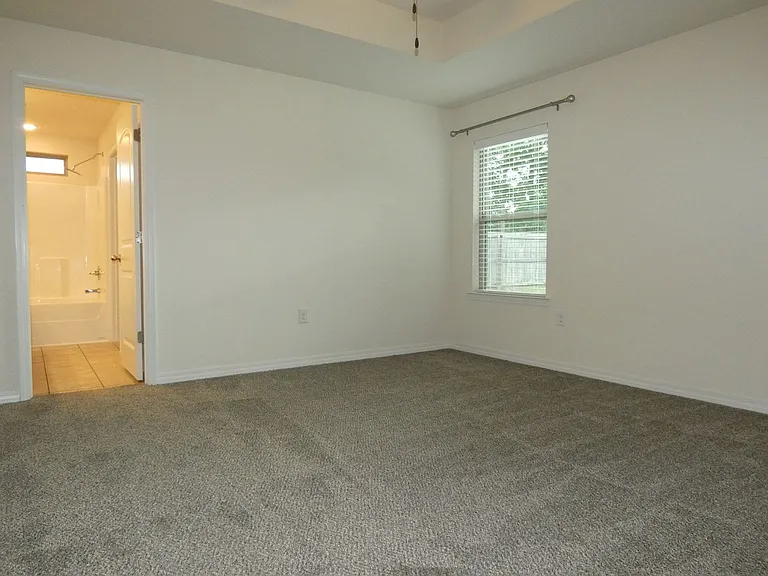 5637 Peach Dr — Photo 10