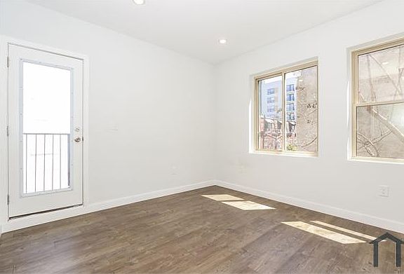 4th image of 917 N 15th St #2