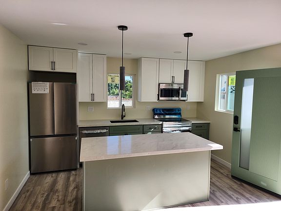 3rd image of 140 Rosemary Pl