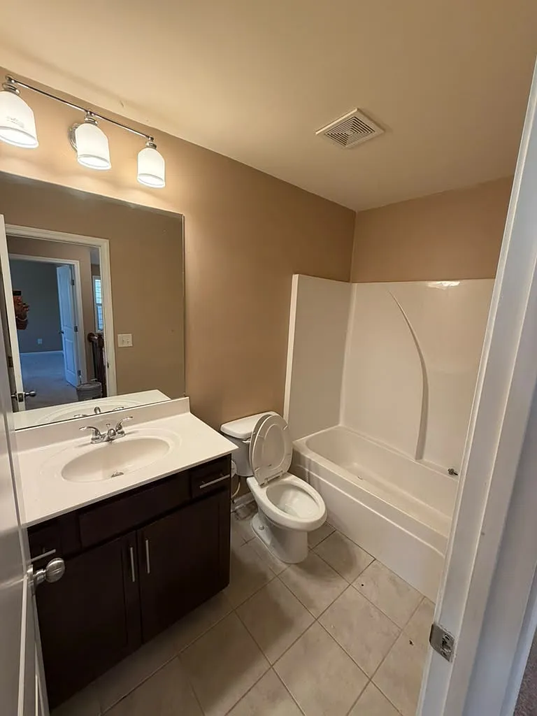 3 bed, 2058 sqft, $2,750 — Photo 3