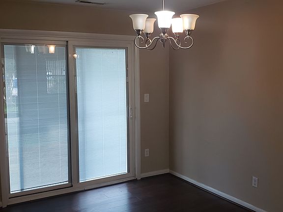 3rd image of 3425 Saint Clair Dr