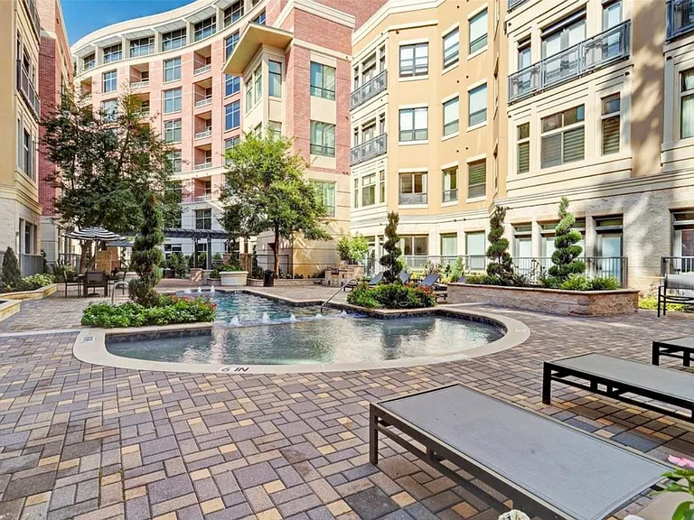 1901 Post Oak Blvd #2402 — Photo 28