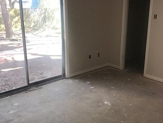 3rd image of 1102 Austin Ave