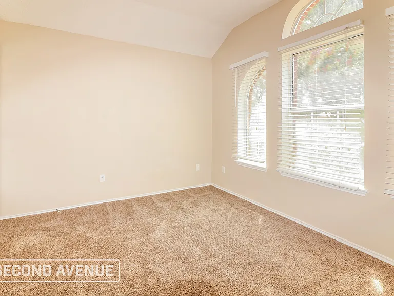 1017 La Mirada — Photo 14