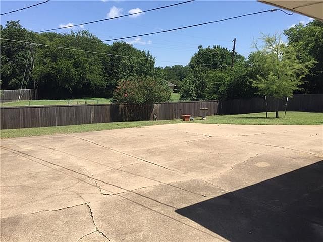 2nd image of 309 Meadowcreek Ln