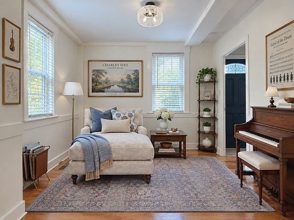 4th image of 118 Bedford St