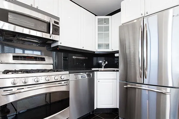 Rented by Citi Habitats | media 22