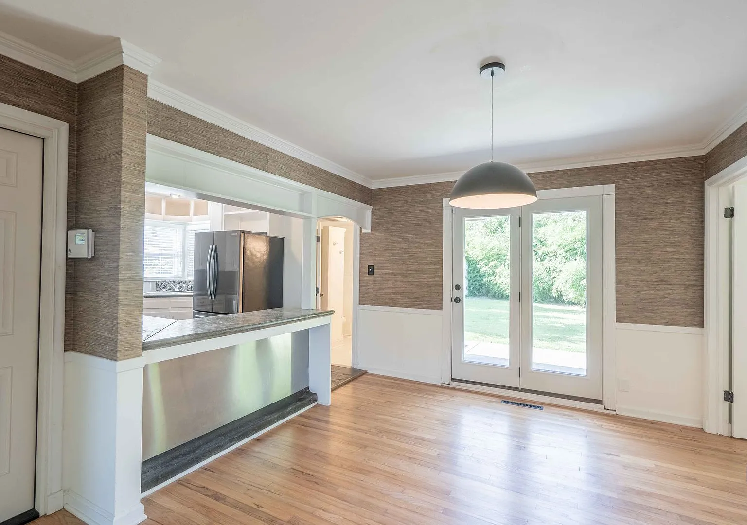 Stunning 3 Bed 2 Bath In Great Area — Photo 3