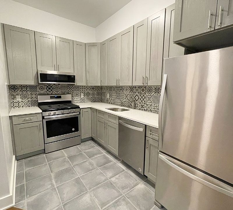 1st image of 25-34 Steinway St #3