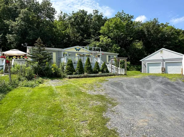 79 Young Road, Orwell, VT 05760