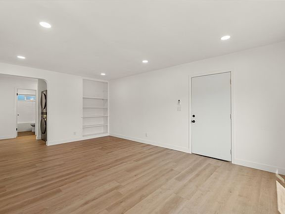 4th image of 624 Silver Lake Blvd APT 2