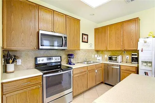 6310 Roseborough Dr — Photo 6