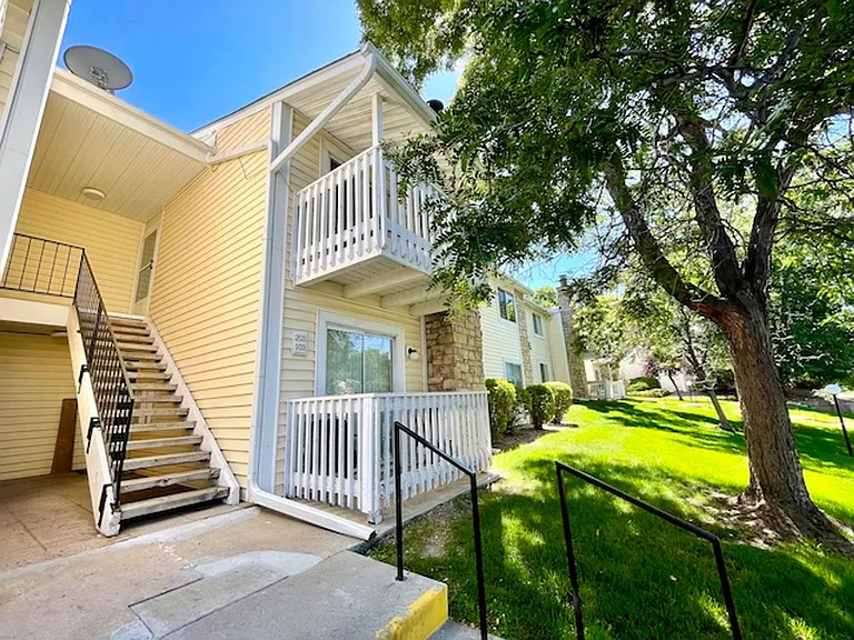 8555 Fairmount Dr #E203-E20 — Photo 1