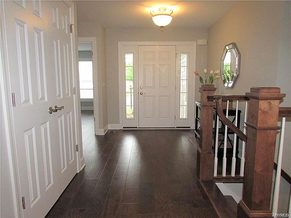 5th image of 567 Riverwalk Dr