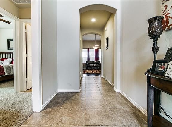 5th image of 799 Waller Dr