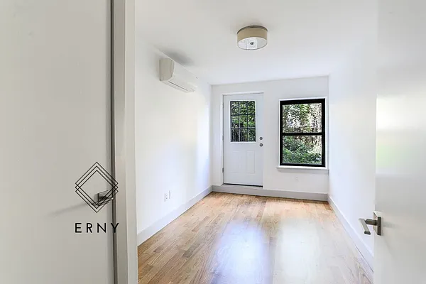 Rented by Pinn Realty | media 8