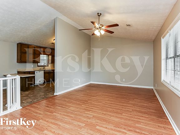 3rd image of 2734 Varlet Ct