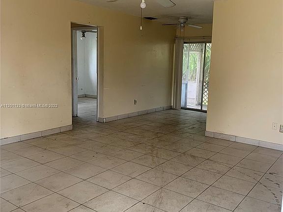 4th image of 4751 SW 43rd Ave