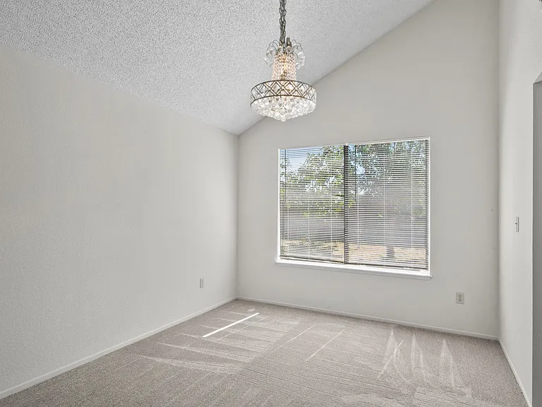 321 Brookshire Ct — Photo 28