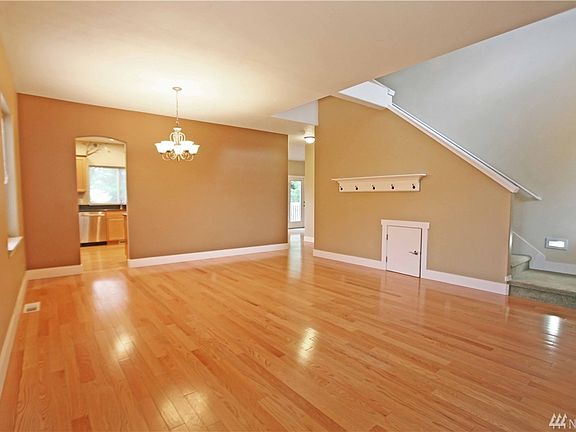 4th image of 7509 Sitka Ct