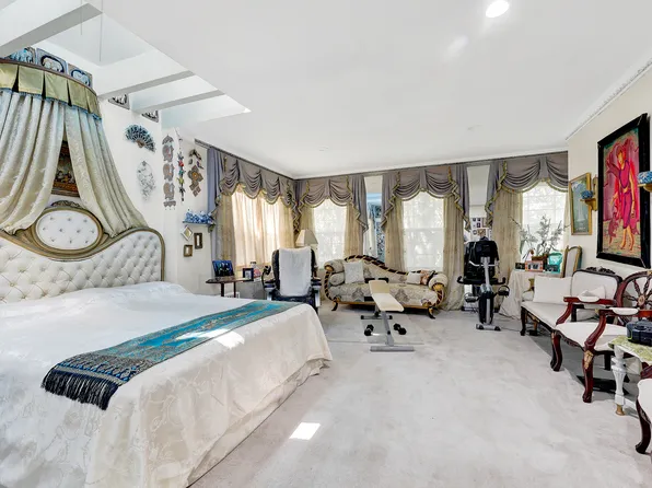 511 Argyle Road image 12 of 19