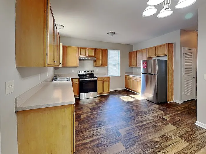854 N Grand Ave NW — Photo 6