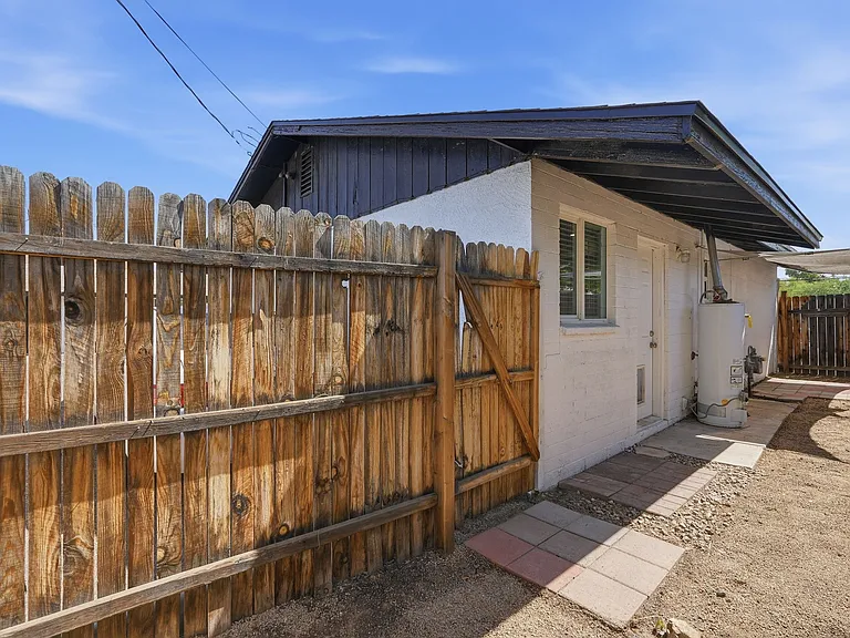 4329 N Longview Ave #10 — Photo 25