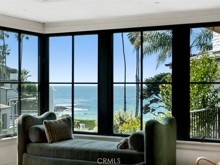 27 Emerald Bay — Photo 2