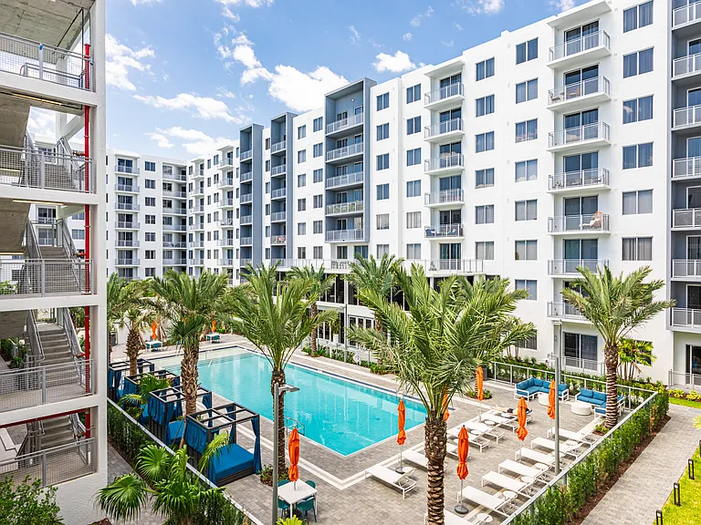 New Avery Pointe East — Photo 43