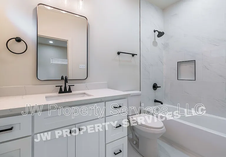 3016 Spain St — Photo 9