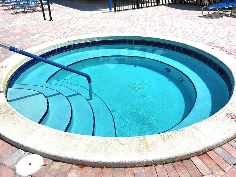 3559 Cocoplum Cir — Photo 16
