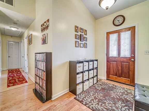 4th image of 1618 Windy Hill Pl SE