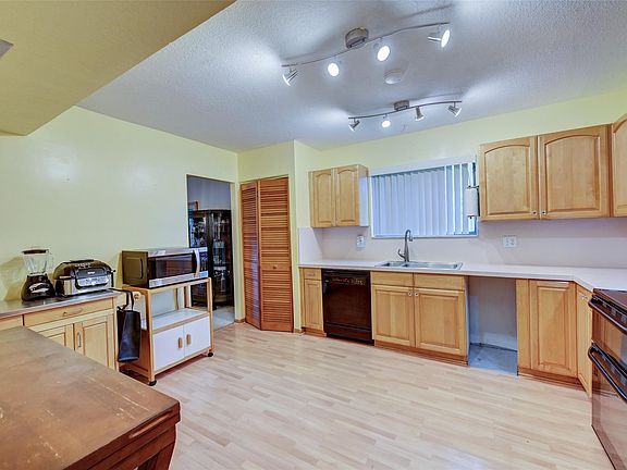 5th image of 261 Jacaranda Drive #261