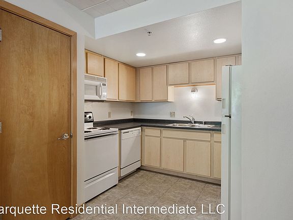 2nd image of 2125 W Kilbourn Ave #7106661