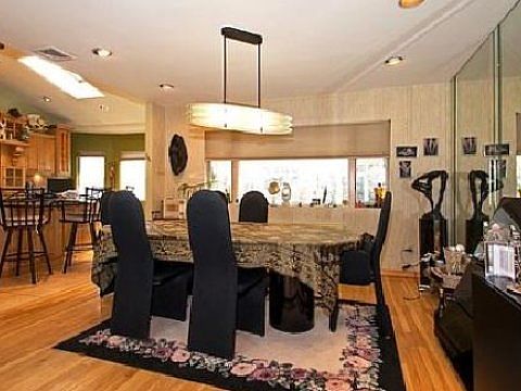 4th image of 858 Glenridge Ave