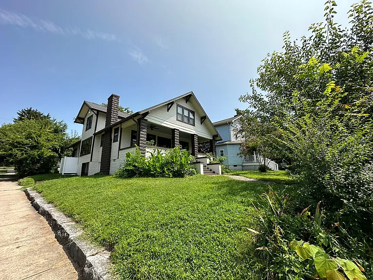 1701 Washington Ave #B — Photo 2