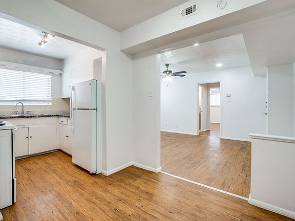 4th image of 5921 Gaston Ave APT L