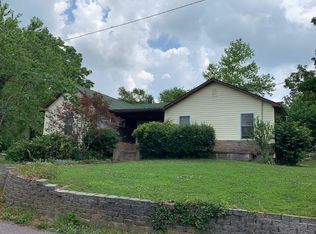 1020 Zimmerman Ave, Cabool, MO 65689
