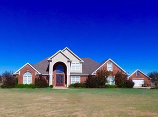 9504 Aurora Ave, Urbandale, IA 50322