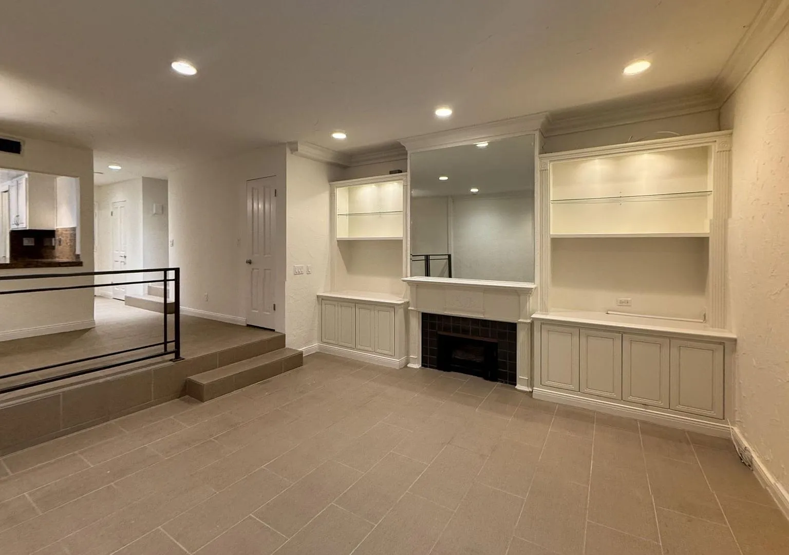 2-Bedroom West Hollywood Condo with Private Patio & 2 Parking Spaces — Photo 1