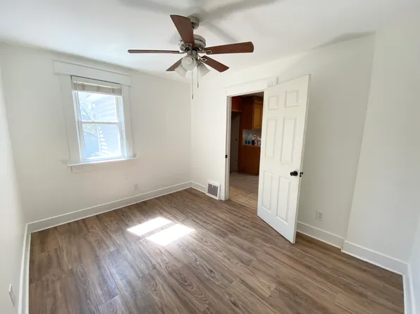 1989 25th St, Detroit, MI 48216