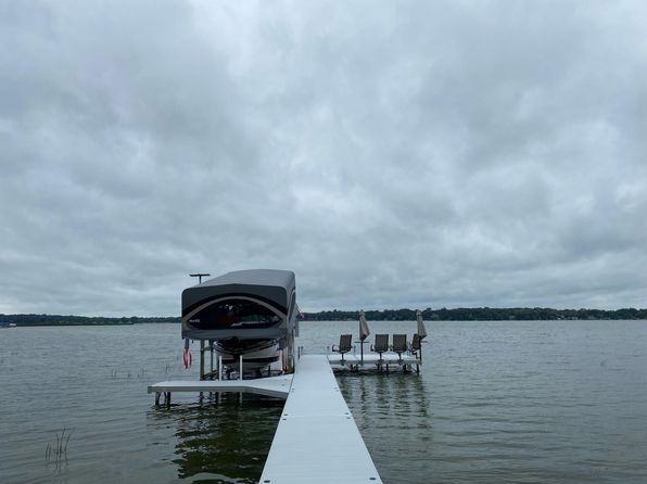 9127 N Shore Trl N, Forest Lake, MN 55025