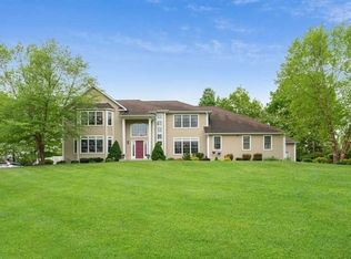 72 Michaels Ln, Poughkeepsie, NY 12603