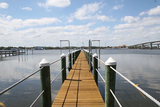 Dock brand new 2018